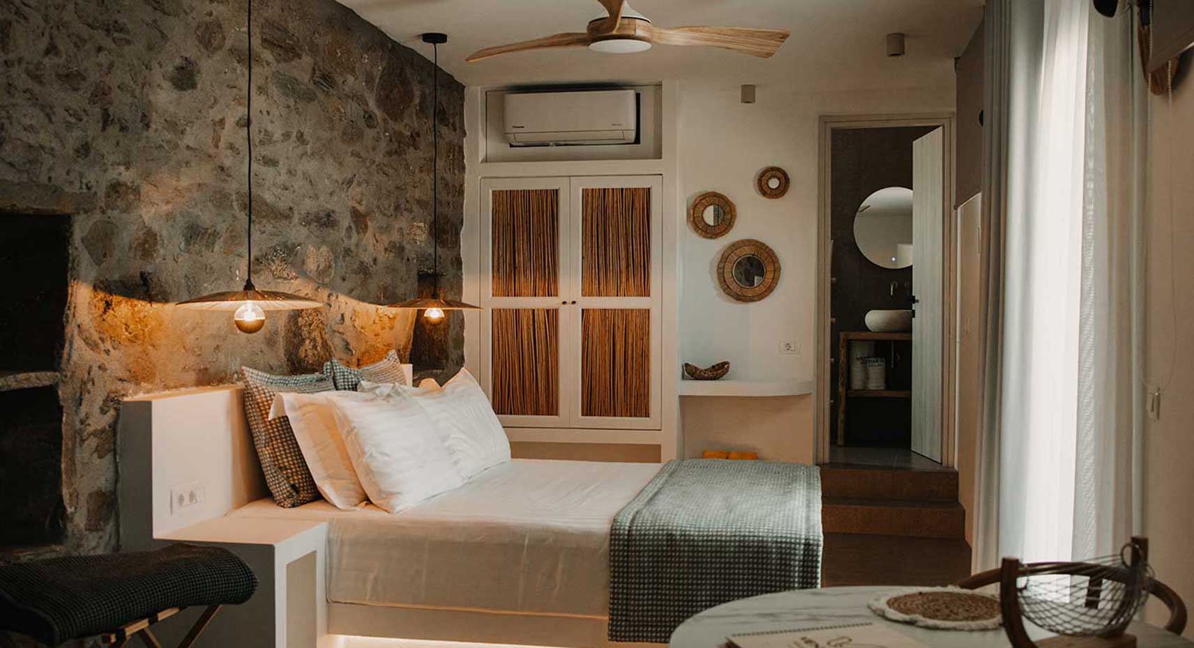Bedroom with double bed
