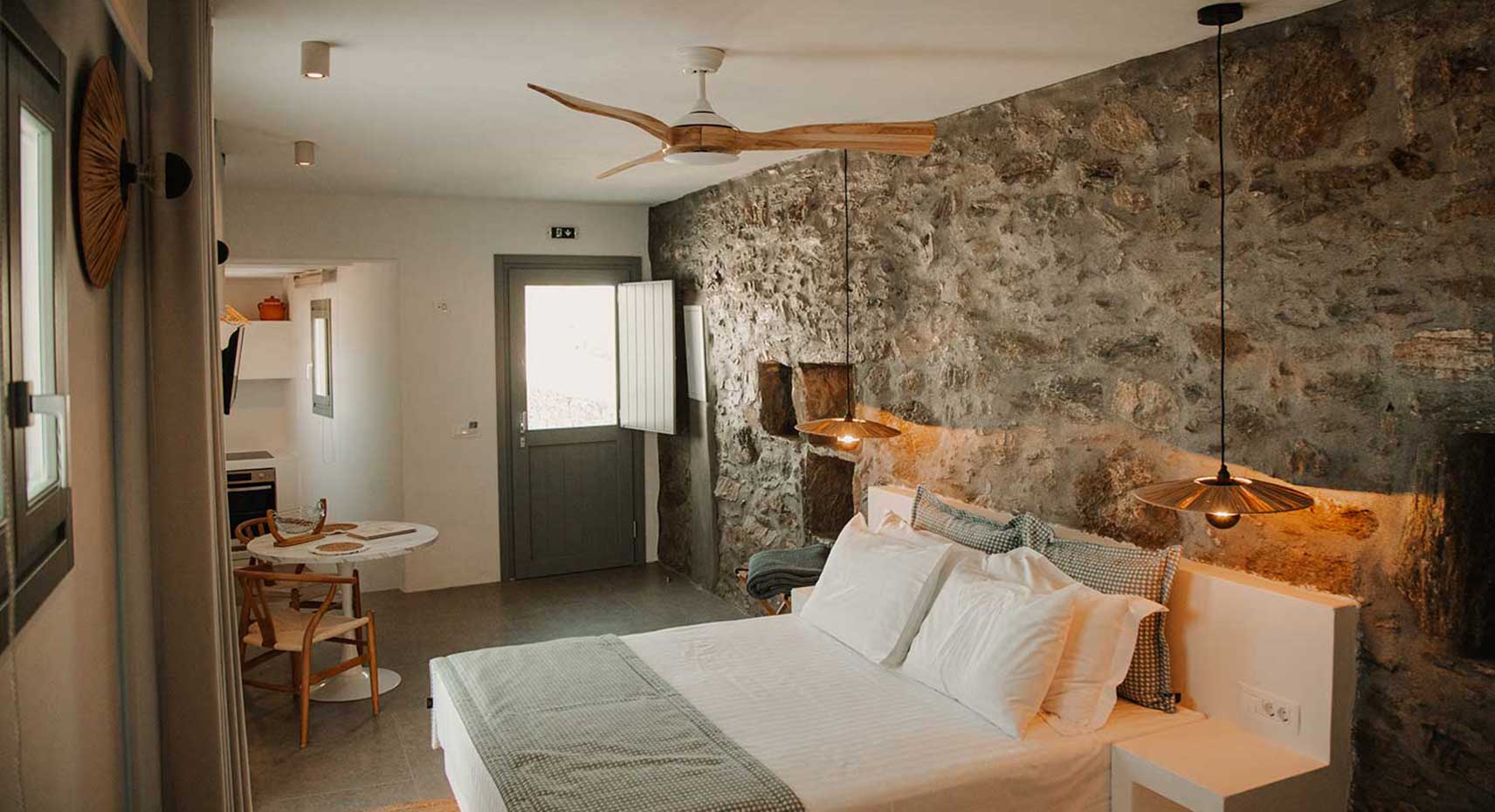 The interior of Villa Afrodite at Folegandros