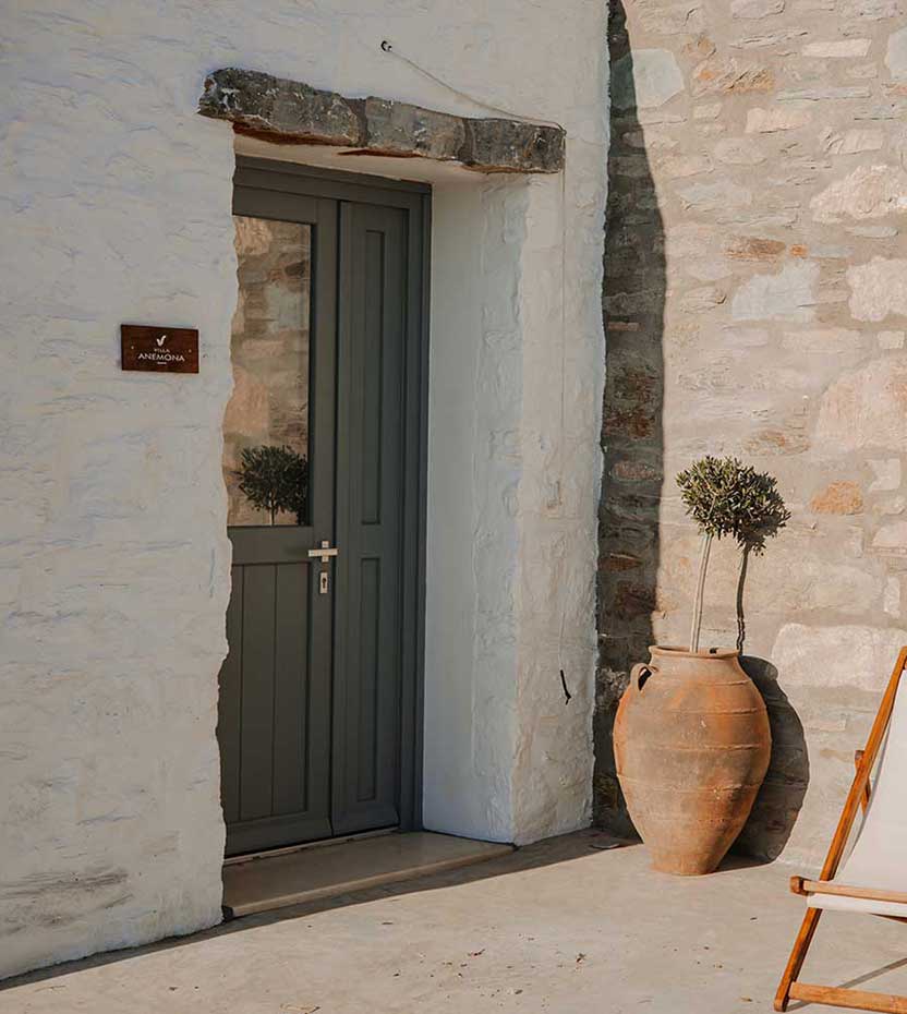 The entrance at Villa Anemona