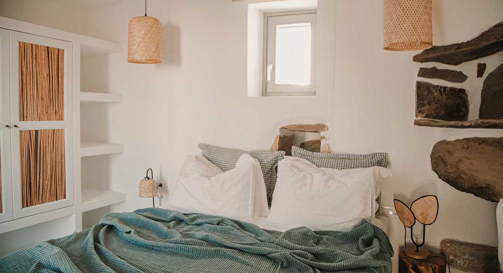 The second bedroom of Villa Anemona in Folegandros