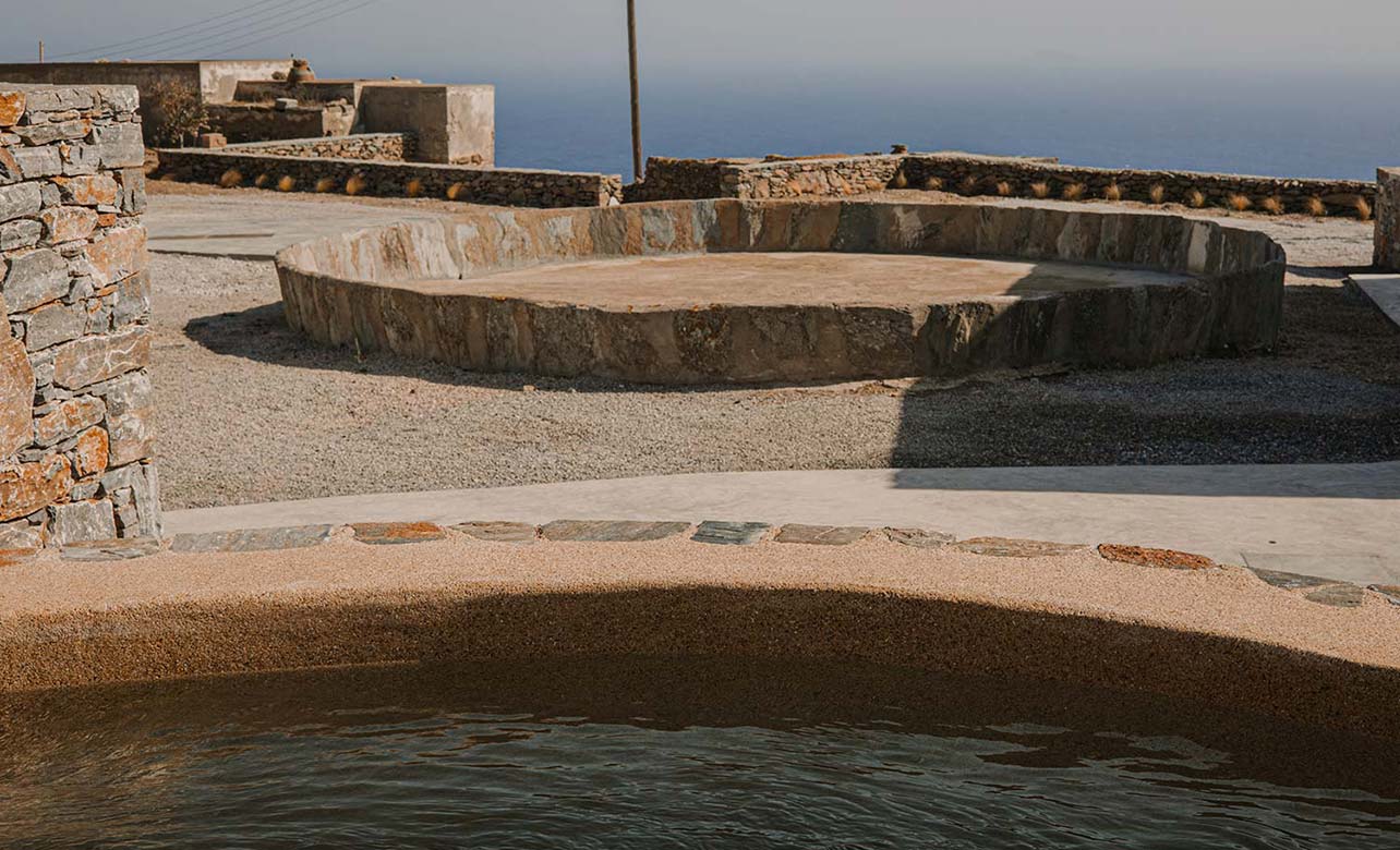 Venue villas in Folegandros, accommodation with hydro massage